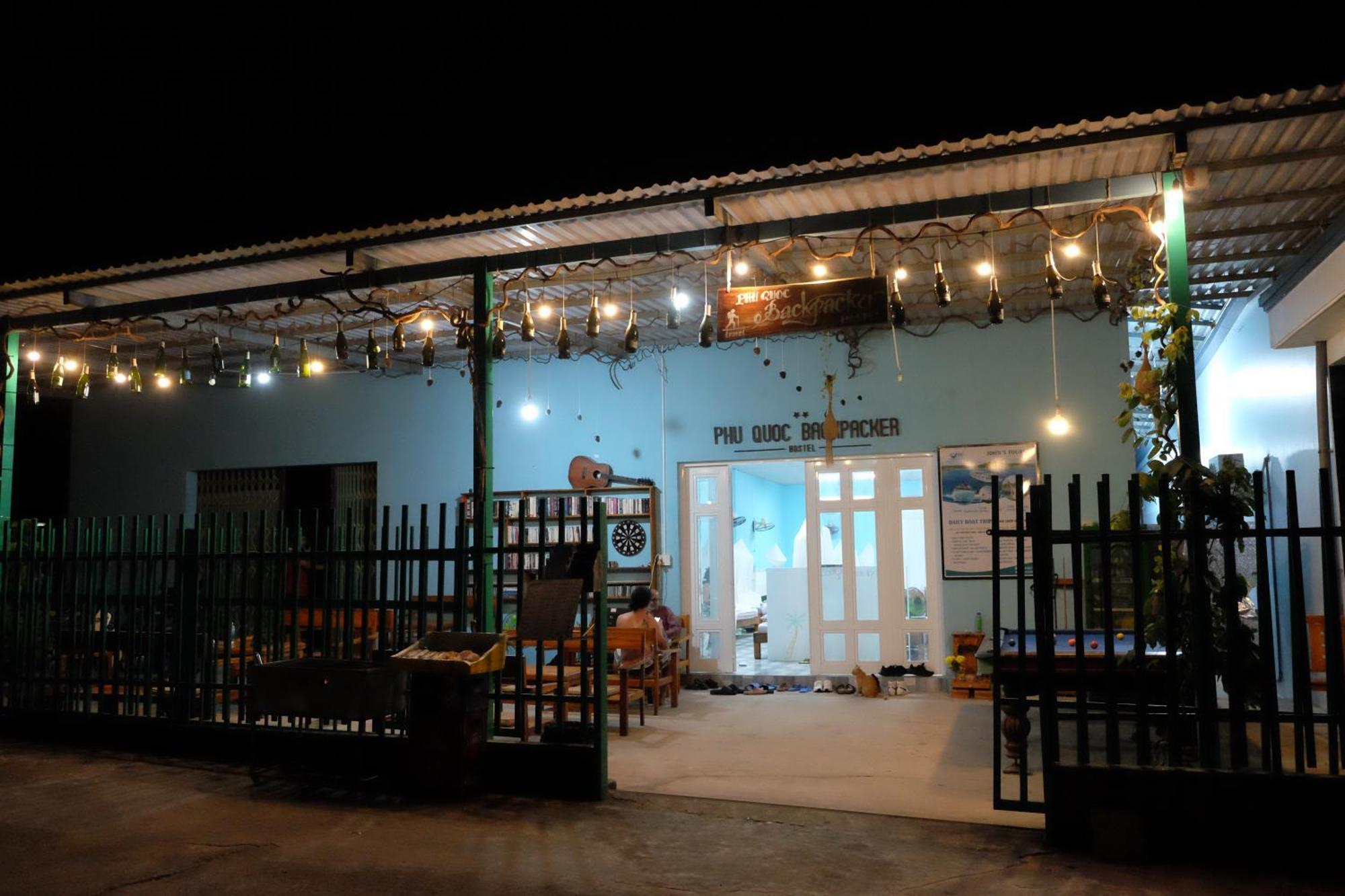 Ostello Phu Quoc Backpacker Esterno foto
